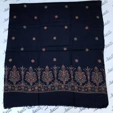 Ladies Islampuri Wool Shawl – Elegant Winter Wrap